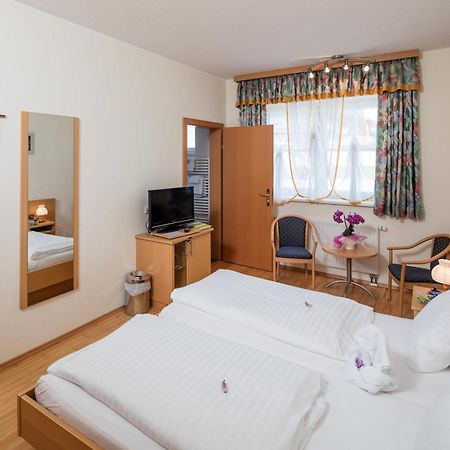Gasthaus Pension Zum Lustigen Steirer Bruck an der Mur Szoba fotó
