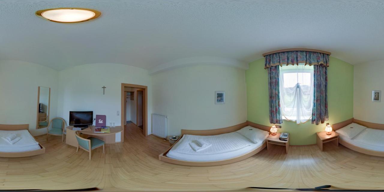 Gasthaus Pension Zum Lustigen Steirer Bruck an der Mur Szoba fotó