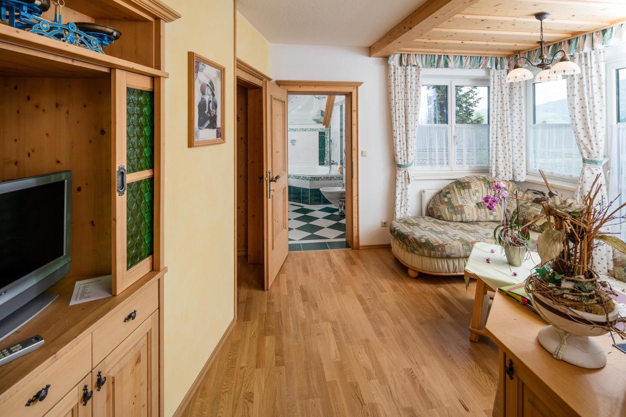 Gasthaus Pension Zum Lustigen Steirer Bruck an der Mur Szoba fotó
